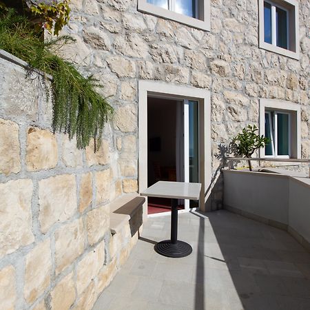 אומיס Hotel Villa Dvor (Adults Only) מראה חיצוני תמונה