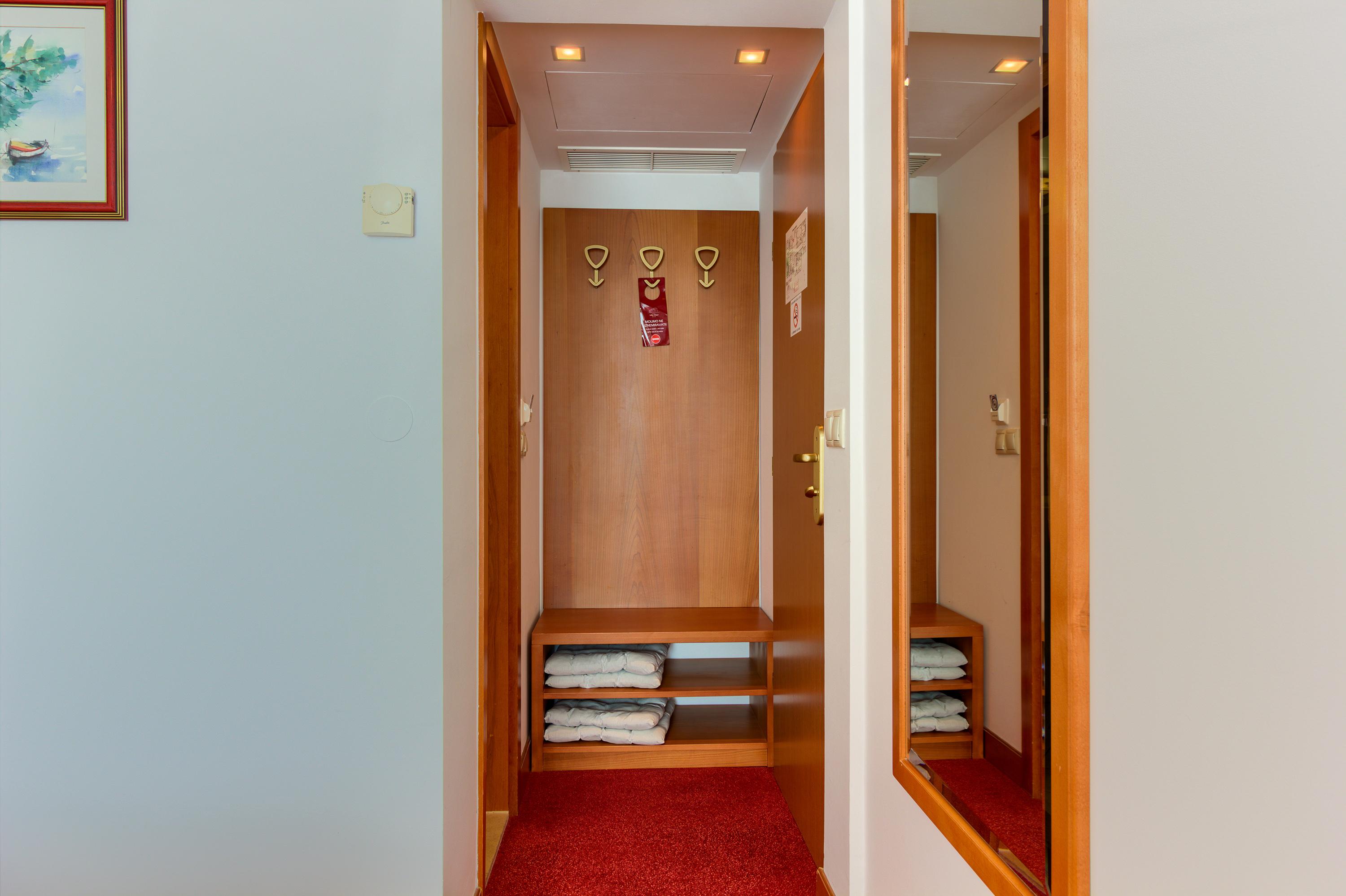 אומיס Hotel Villa Dvor (Adults Only) מראה חיצוני תמונה