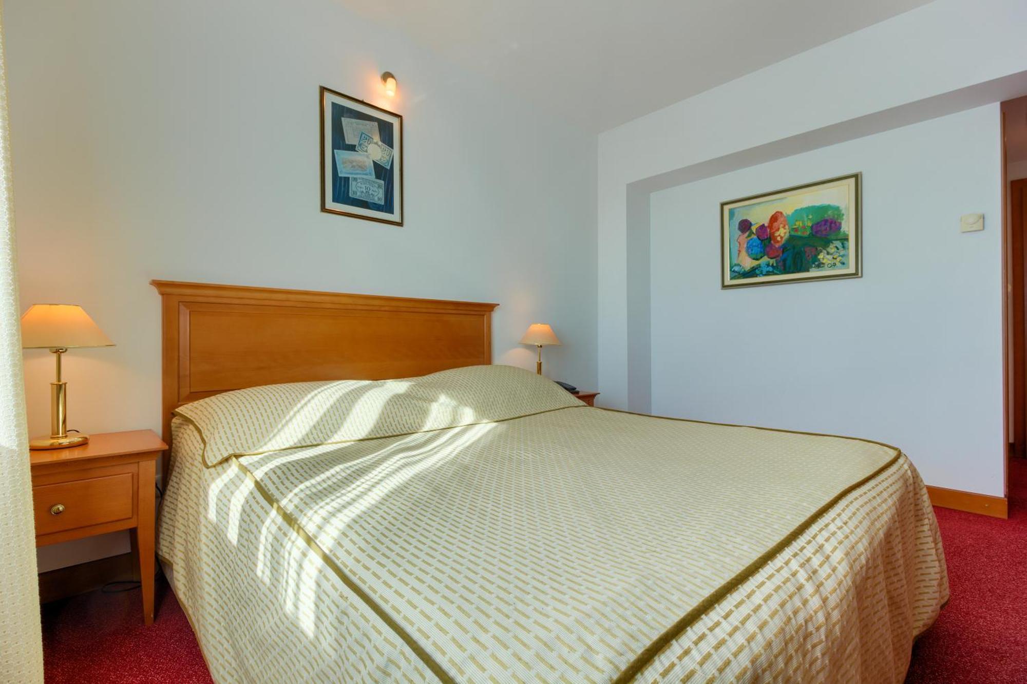אומיס Hotel Villa Dvor (Adults Only) חדר תמונה