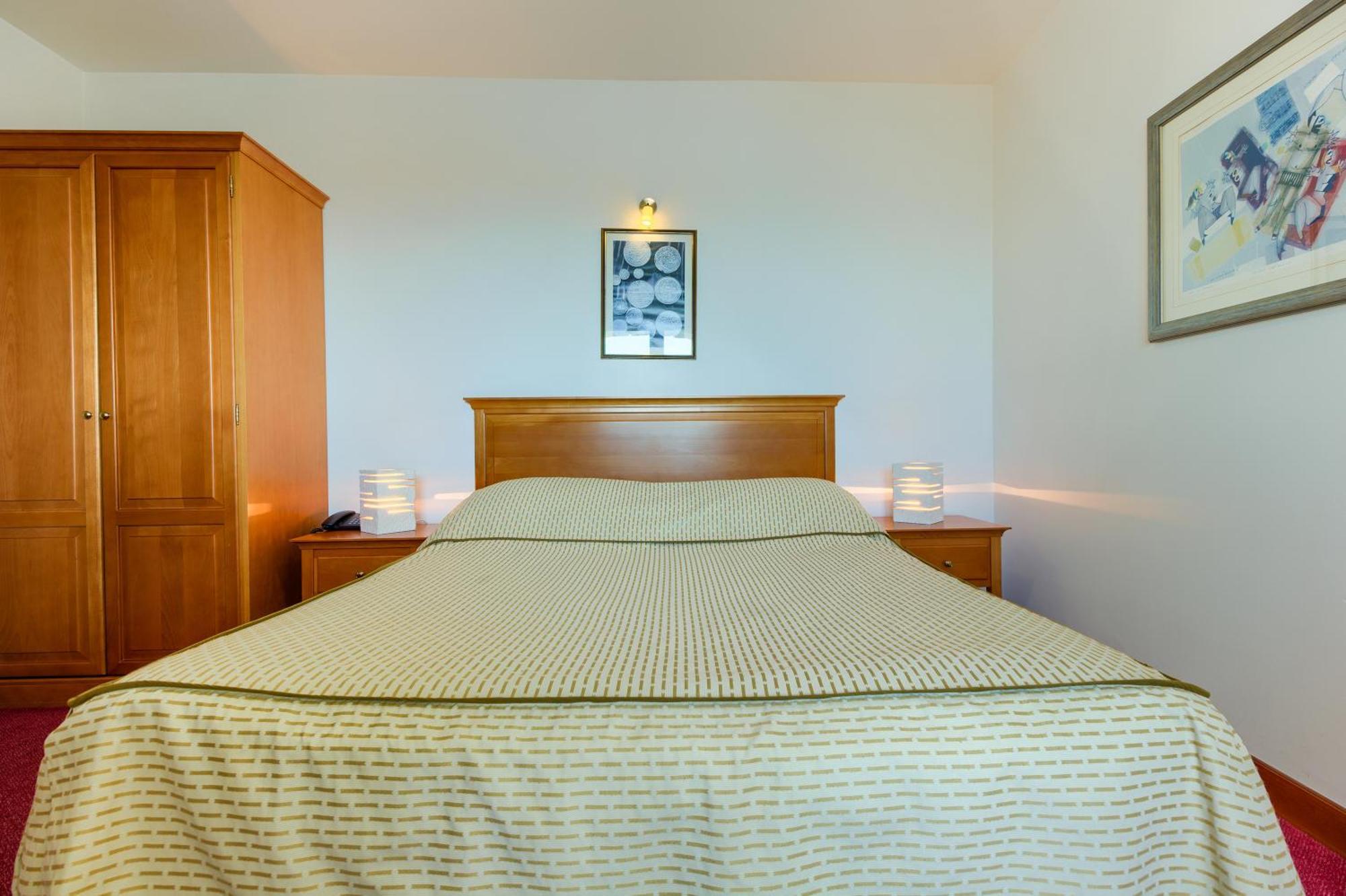 אומיס Hotel Villa Dvor (Adults Only) חדר תמונה