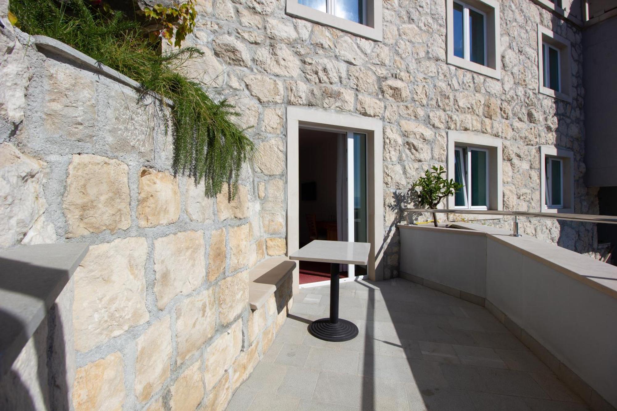 אומיס Hotel Villa Dvor (Adults Only) חדר תמונה